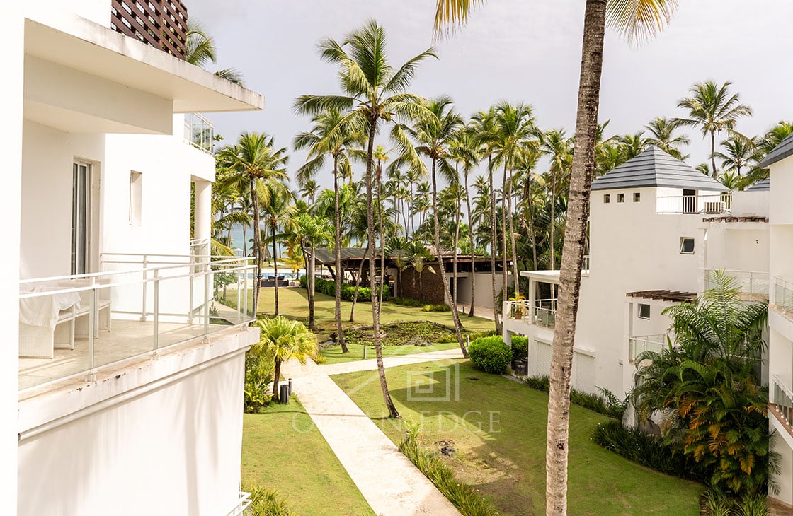 3-Br Beachfront Duplex Penthouse in Coson Bay-las-terrenas-ocean-edge-real-estate (9)