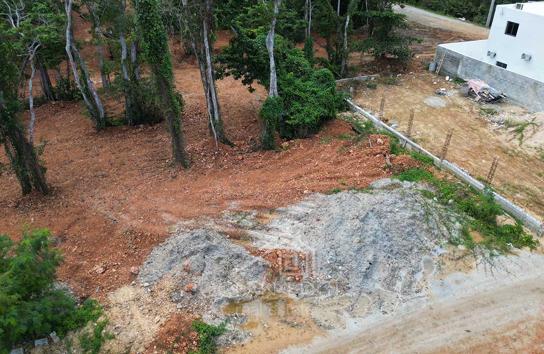 1000 m² land in residential community near Punta Popy