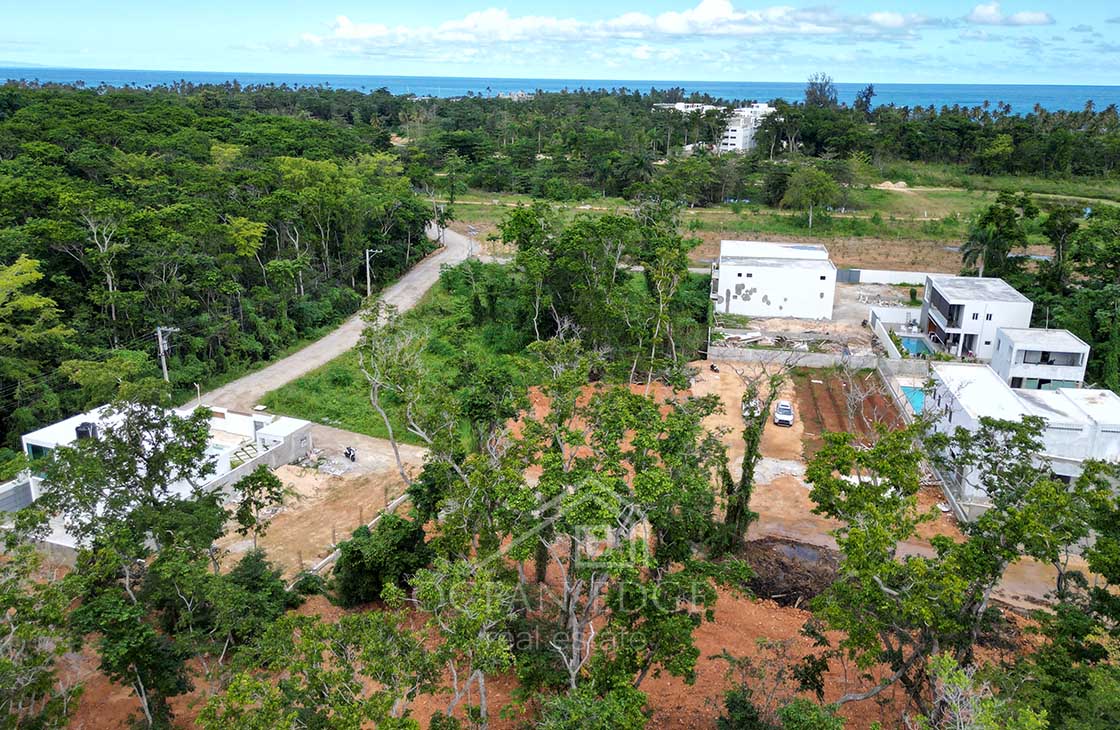 1000 m² land in residential community near Punta Popy