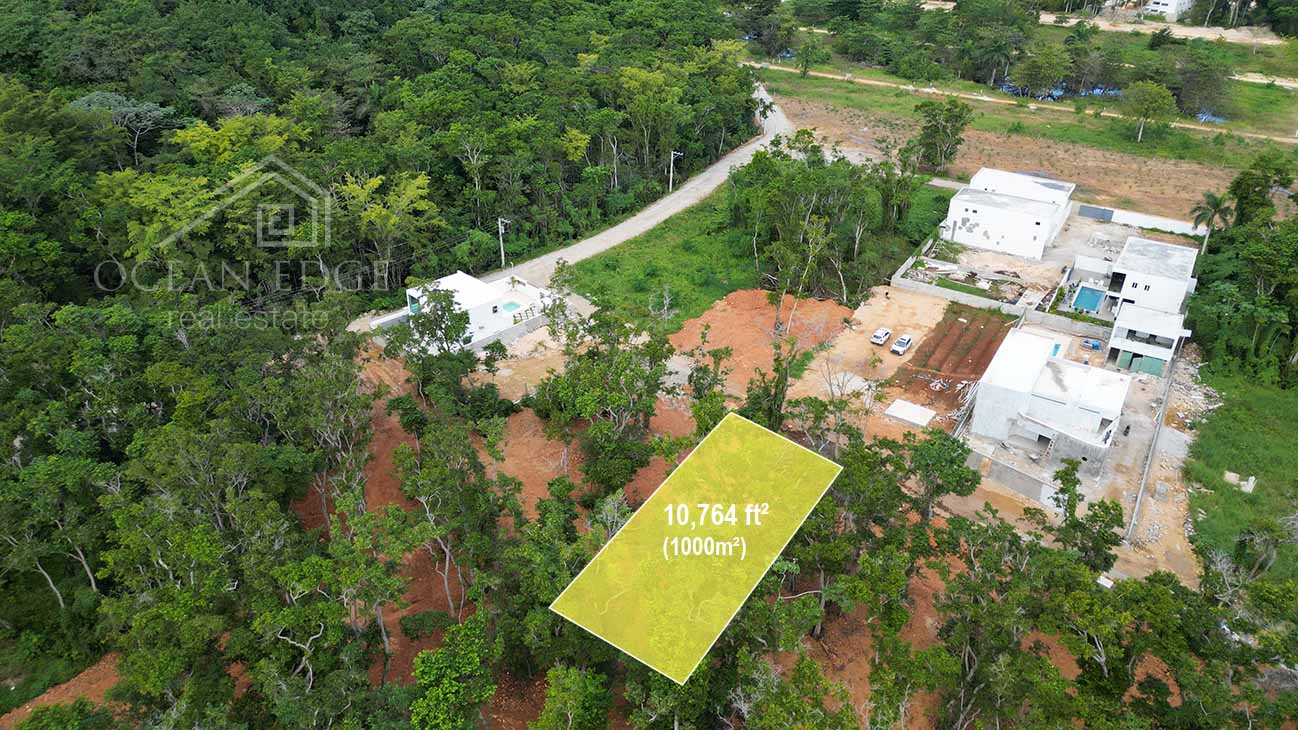 1000 m² land in residential community near Punta Popy