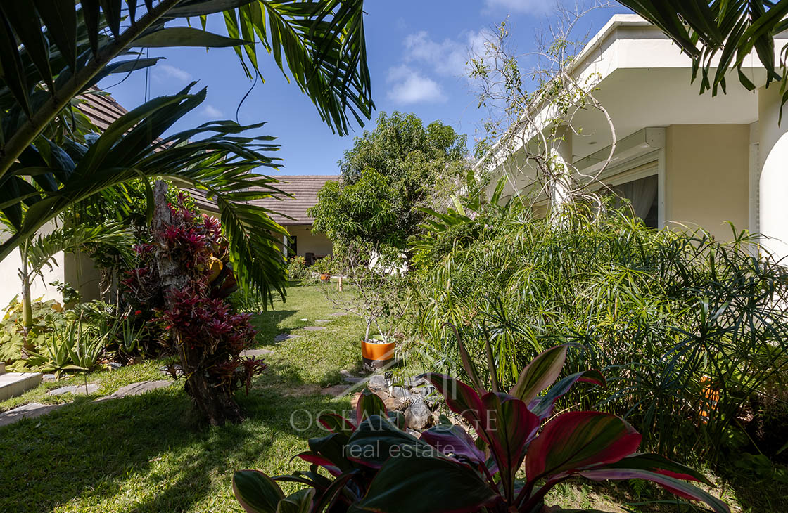 9-br investment villa on 50m beachfront Coson-las-terrenas-ocean-edge-real-estate (16)