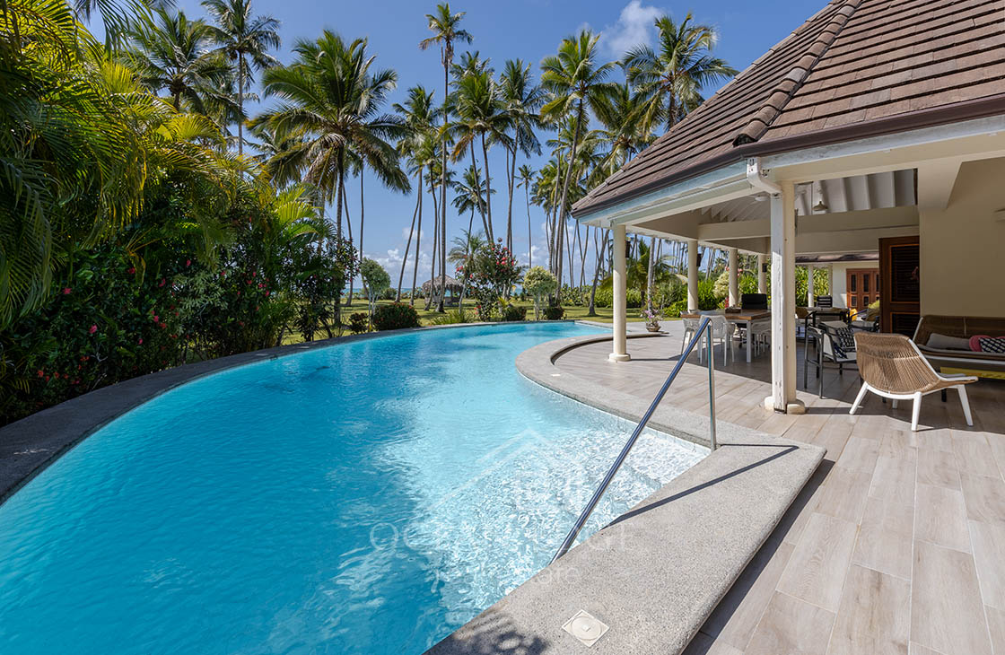 9-br investment villa on 50m beachfront Coson-las-terrenas-ocean-edge-real-estate (21)