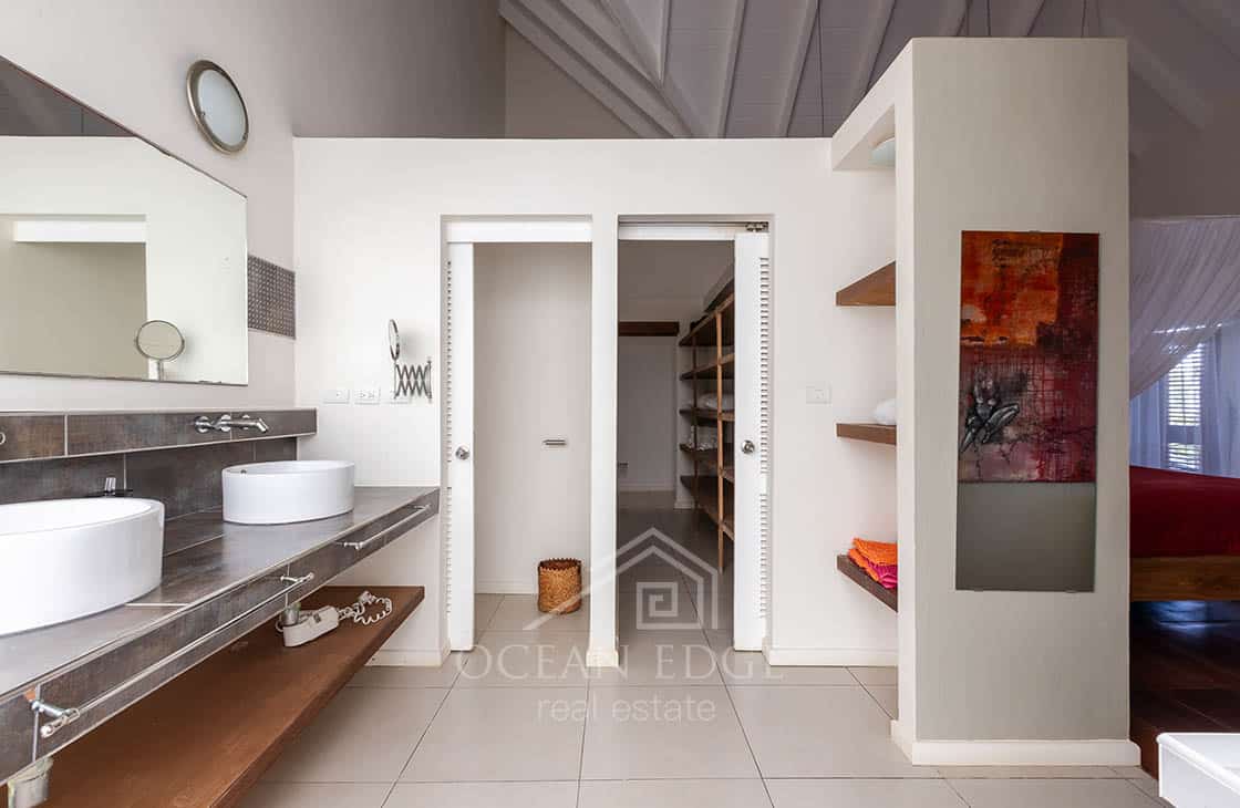 9-br investment villa on 50m beachfront Coson-las-terrenas-ocean-edge-real-estate (36)