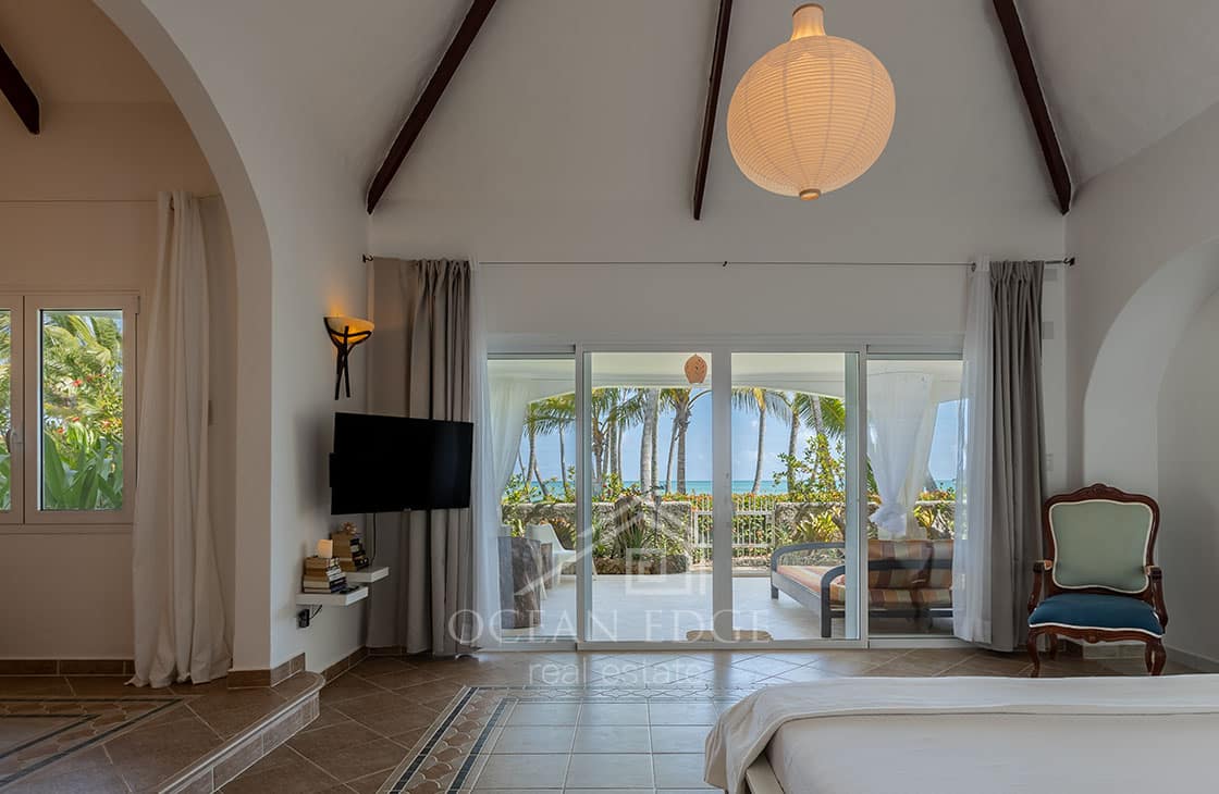 Beachfront secret garden with 3 villas in playa Bonita-las-terrenas-ocean-edge-real-estate-34
