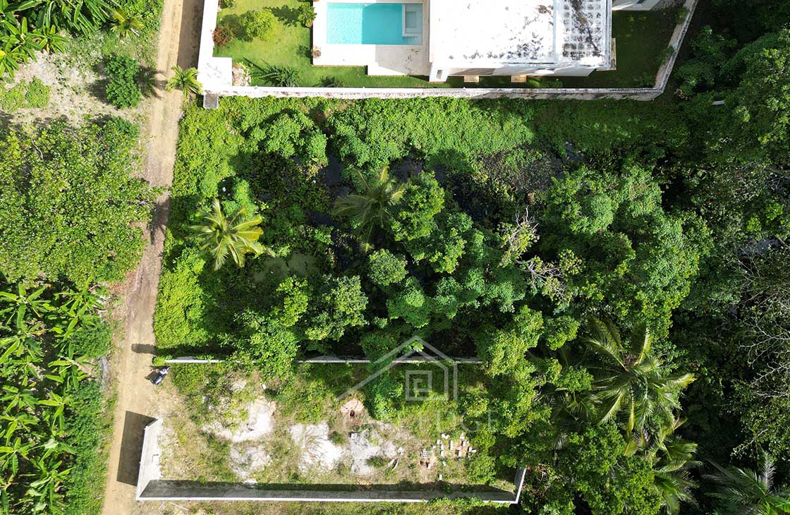 Building lot inside villas community in Las Ballenas