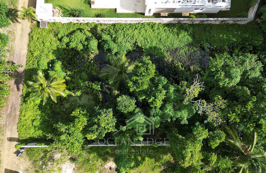 Building lot inside villas community in Las Ballenas