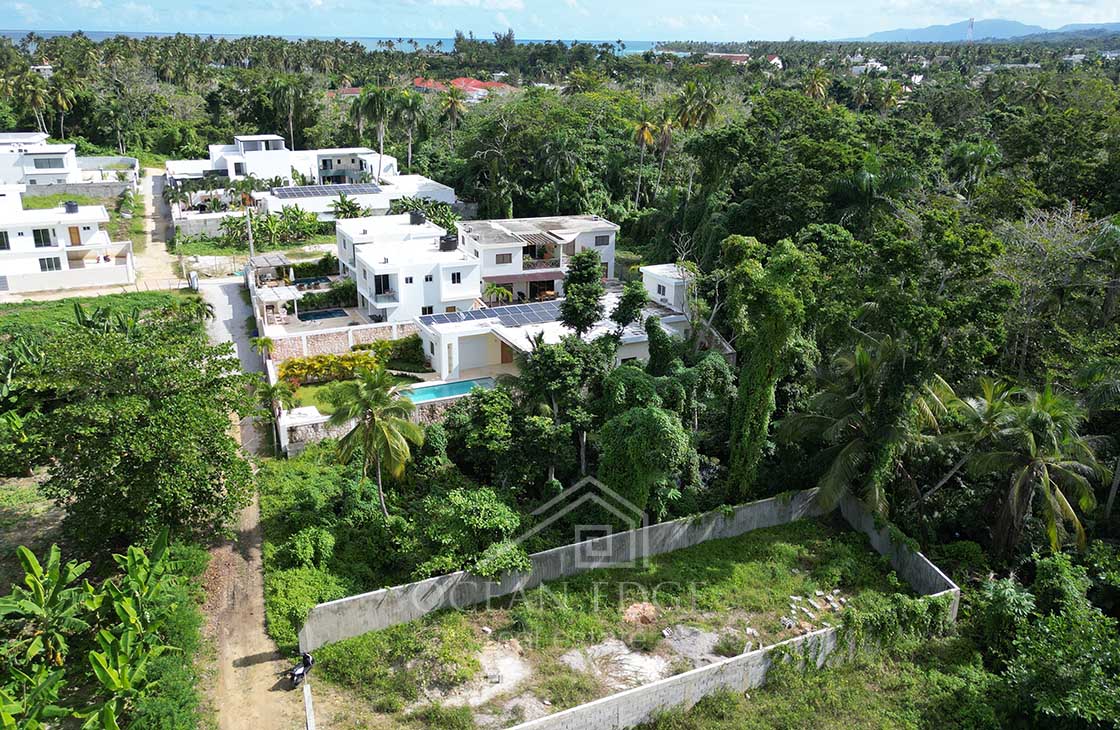 Building lot inside villas community in Las Ballenas