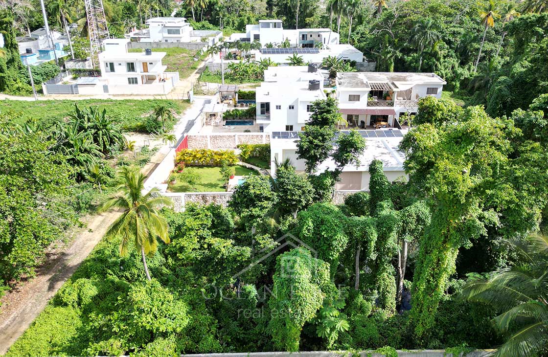 Building lot inside villas community in Las Ballenas