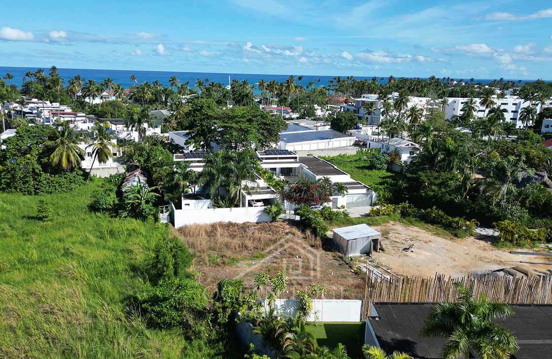 Last building lot inside villas community in popy