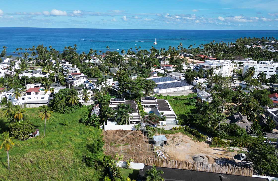 Last building lot inside villas community in popy