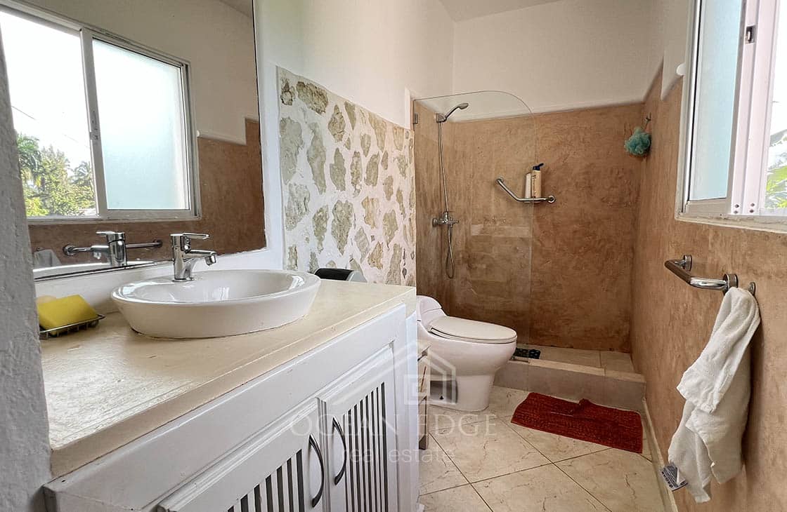 Luminous 2-Br condo 100 m to Las Ballenas Beach-las-terrenas-ocean-edge-real-estate (22)