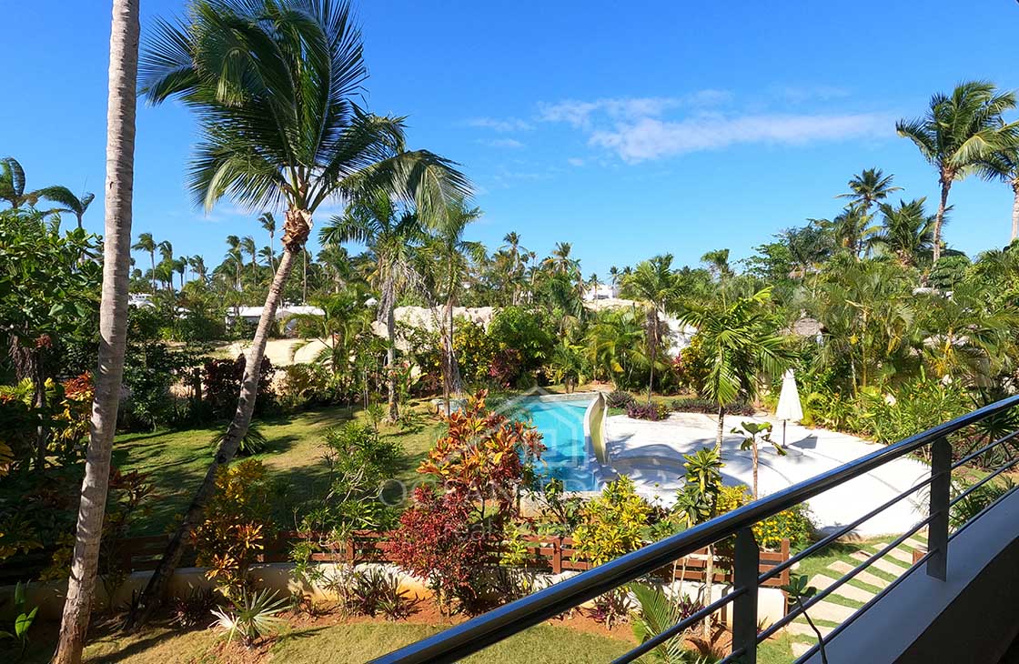 Spacious 1-br condo 200 metres to Popy beach.JPG