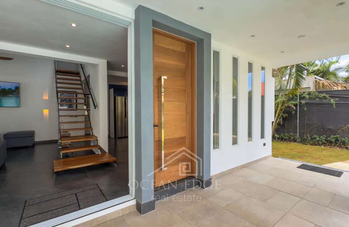 Contemporary Villa in a Quiet Area Near Las Ballenas-las-terrenas-ocean-edge-real-estate (12)