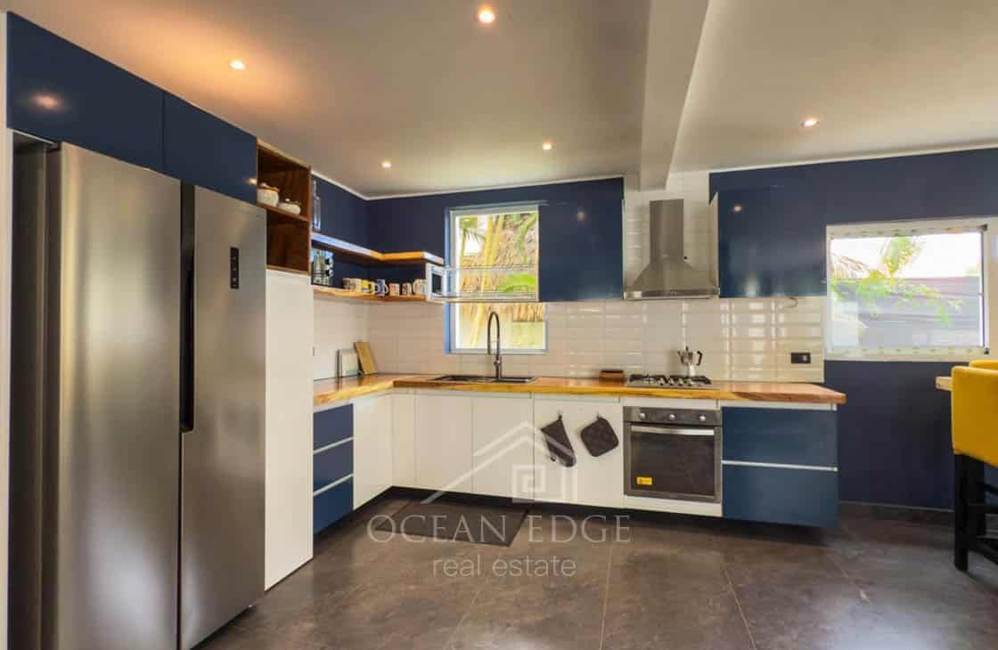 Contemporary Villa in a Quiet Area Near Las Ballenas-las-terrenas-ocean-edge-real-estate (7)