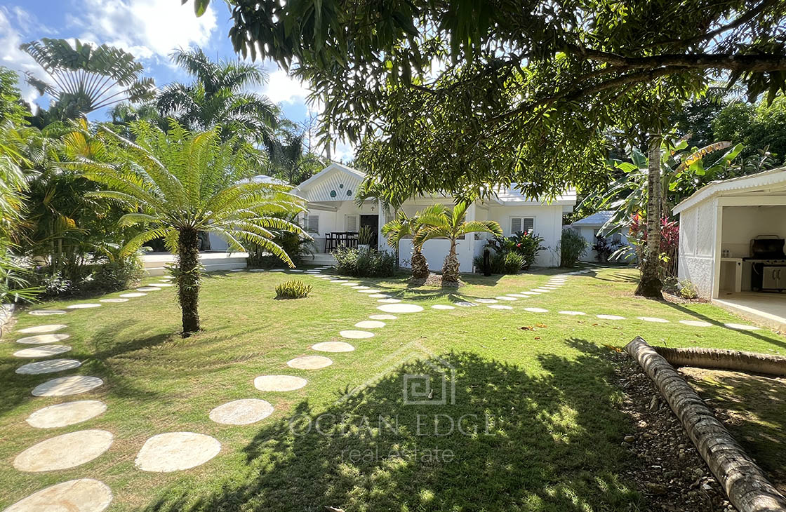 House near the sea for sale in Las Terrenas-ocean-edge-real-esate (33)