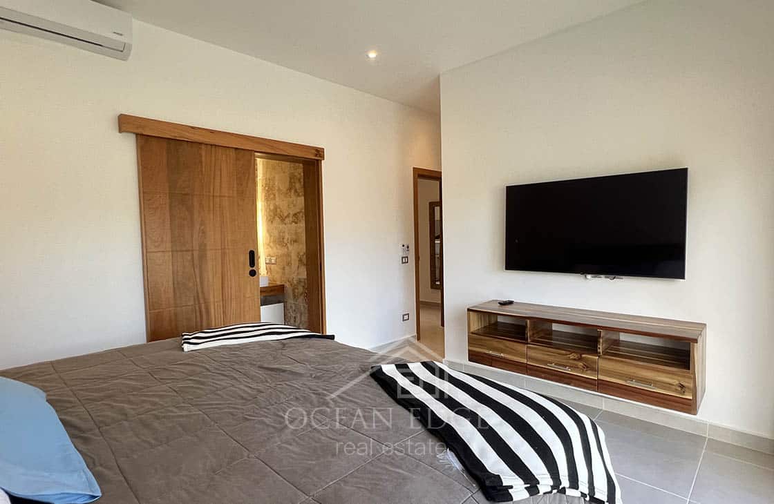 Fully furnished 2-bed condo in Beachfront Playa Portillo-las-terrenas-ocean-edge-real-estate (25)