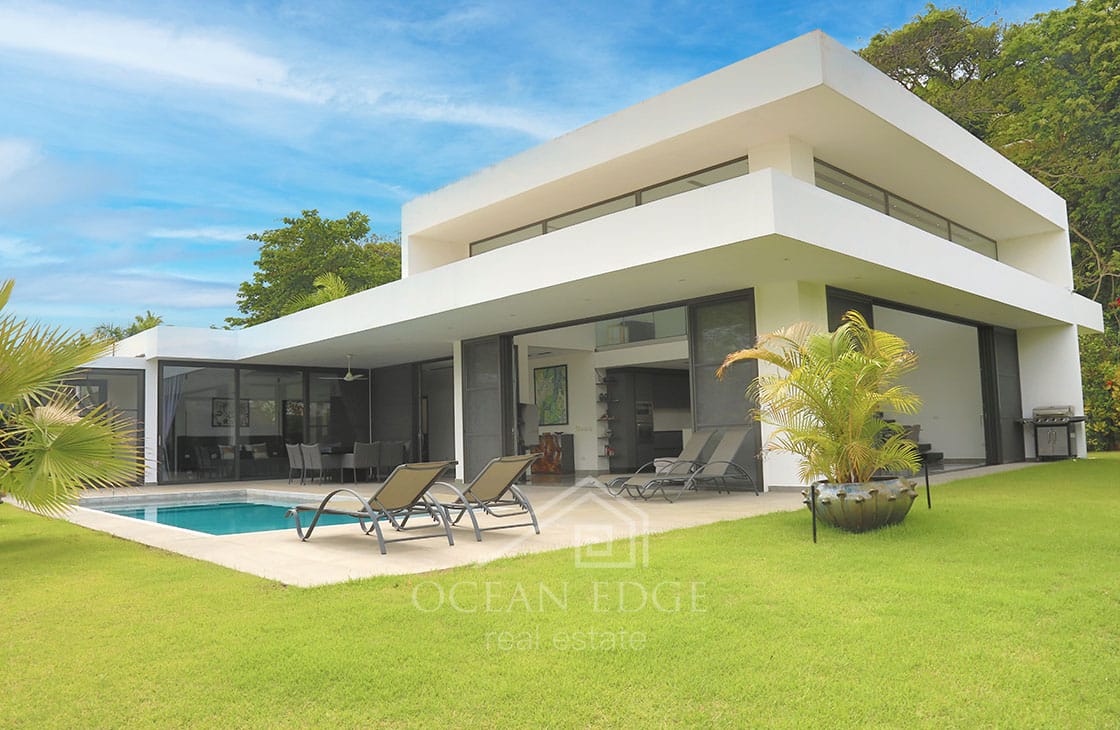 Luxury 3-bed villa with golf course in Las Ballenas-las-terrenas-oceane-edge-real-estate
