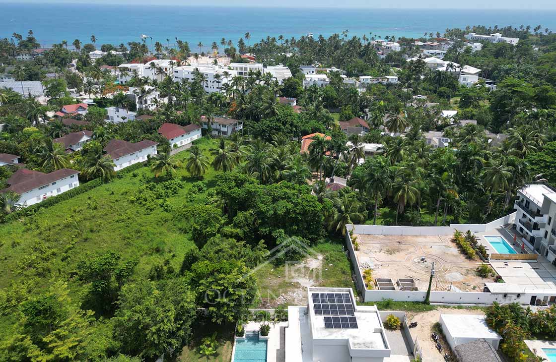 876 m² constructible plot 500m to Popy Beach-las-terrenas-ocean-edge-real-estate
