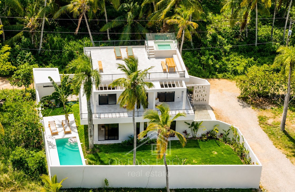 Modern 4-Bedroom Designer Villa near Playa Cosón-las-terrenas-ocean-edge-real-estate (7)