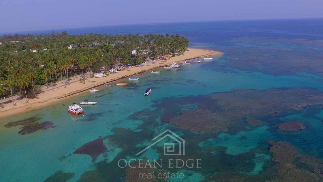4 Bedrooms caribbean villa in gated community-las-terrenas-ocean-edge-real-estate-drone (1)