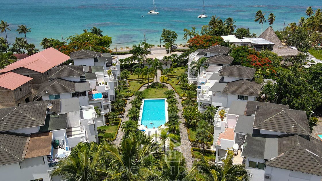 Airbnb Income 3-br condo in Beachfront community drone