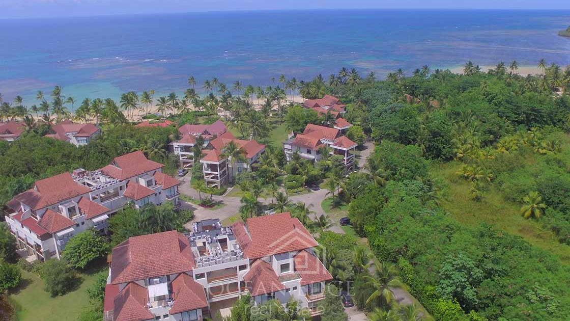 Elegant 2-bed residences in prestigious beachfront area - real estate - las terreas - drone (4)