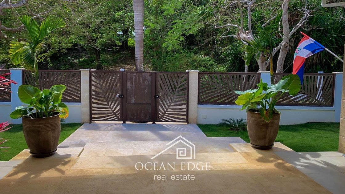 Exceptional Ocean Front Villa & Guest house in Las Galeras-ocean-edge-real-estate-drone (7)