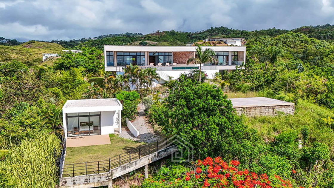 Hilltop Estate with unparalleled 360° views over Las Terrenas-ocean-edge-real-estate (45)