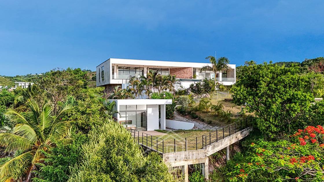 Hilltop Estate with unparalleled 360° views over Las Terrenas-ocean-edge-real-estate (45)