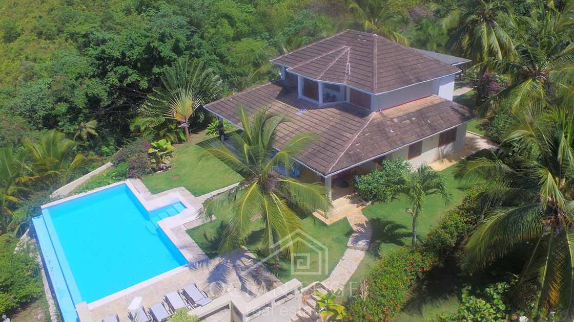Hilltop-villa-with-the-finest-ocean-view---real-estate---las-terrenas---ocean---edge-drone-(14)