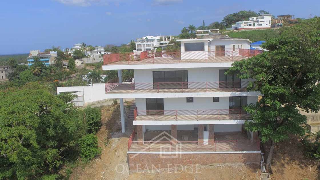 Las-Terrenas-Real-Estate-Ocean-Edge-Dominican-Republic - Large mansion on central hilltop with 360° views (1)