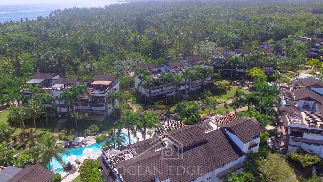 Las-Terrenas-Real-Estate-Ocean-Edge-Dominican-Republic - Luxury townhouse in beachfront community drone (4)