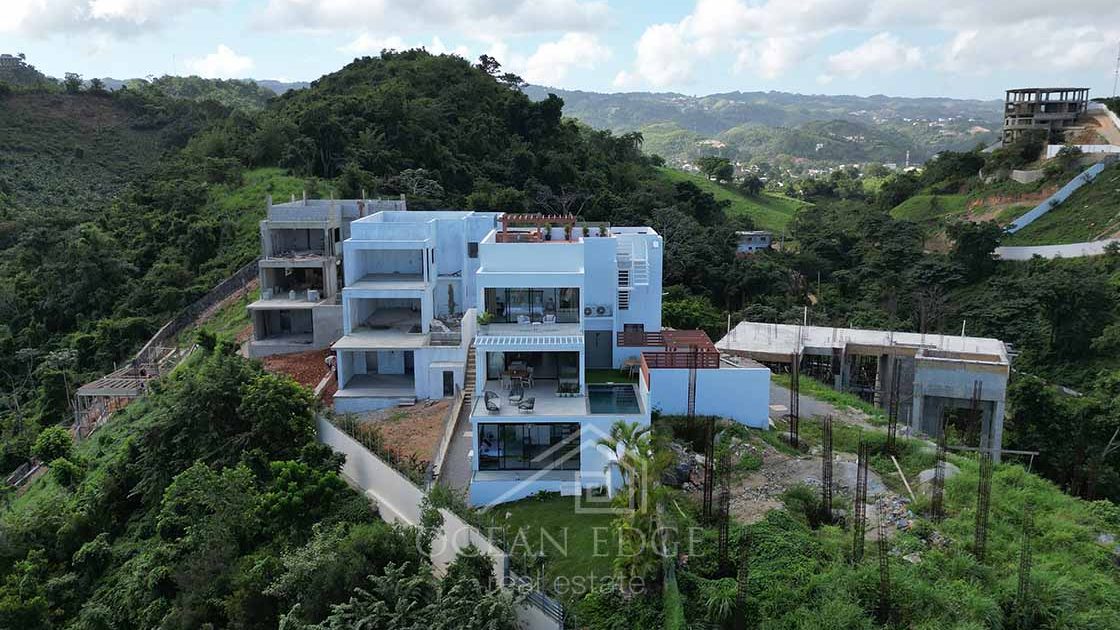 Modern villa in small community overlooking Las Terrenas